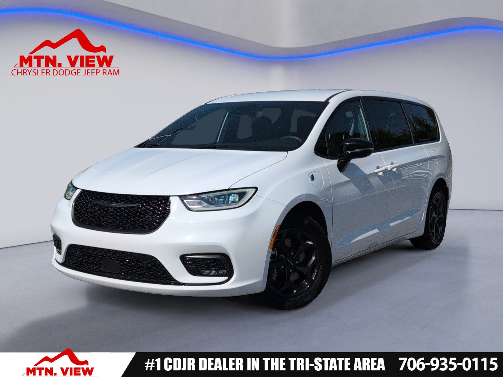 Used 2024 Chrysler Pacifica Limited