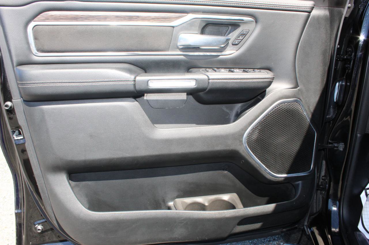 Used 2019 RAM 1500 Laramie AWD/4WD image 11