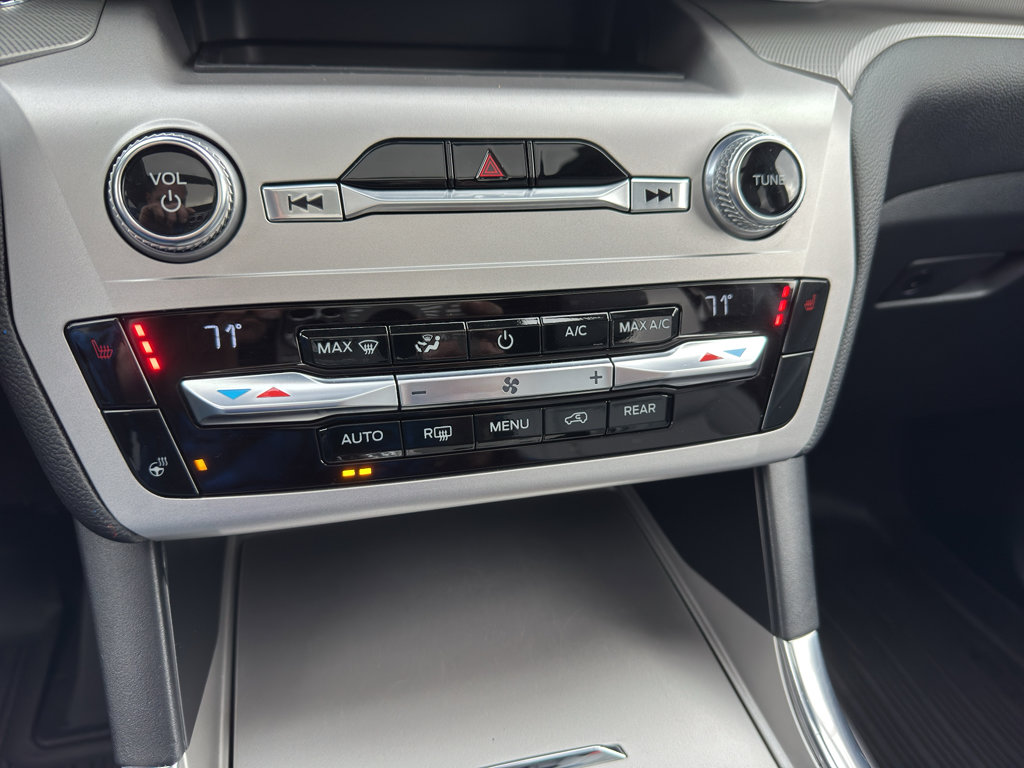 Used 2021 Ford Explorer XLT w/ XLT Sport Appearance Package image 25