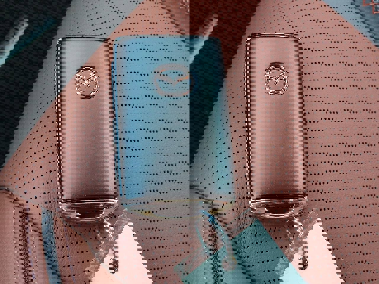 Used 2025 MAZDA CX-50 Meridian Edition w/ Weather Package image 28