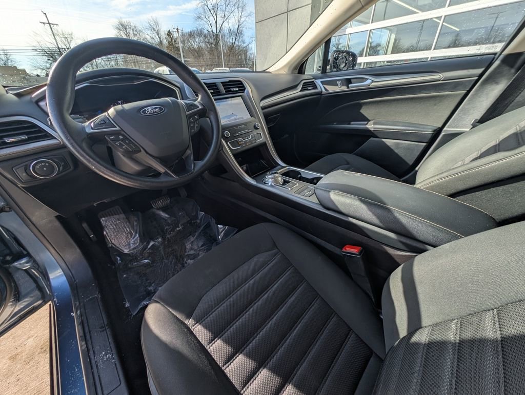 Used 2019 Ford Fusion SE image 11
