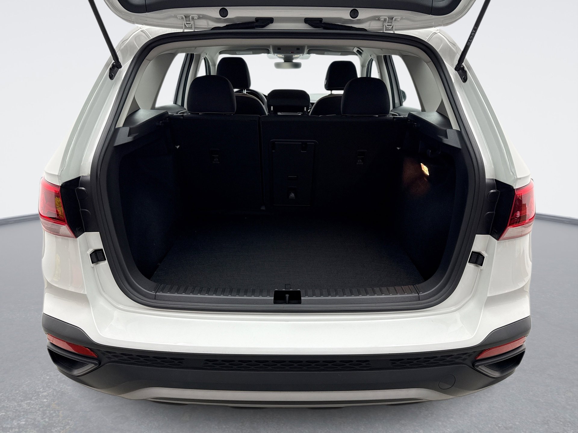 Used 2023 Volkswagen Taos S image 19