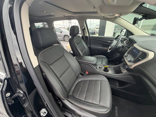 Used 2023 GMC Acadia Denali w/ Denali Technology Package AWD/4WD image 25