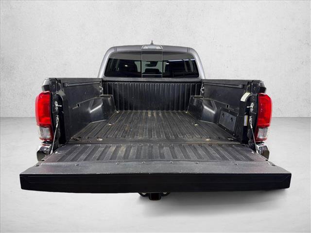 Used 2021 Toyota Tacoma SR5 AWD/4WD image 18