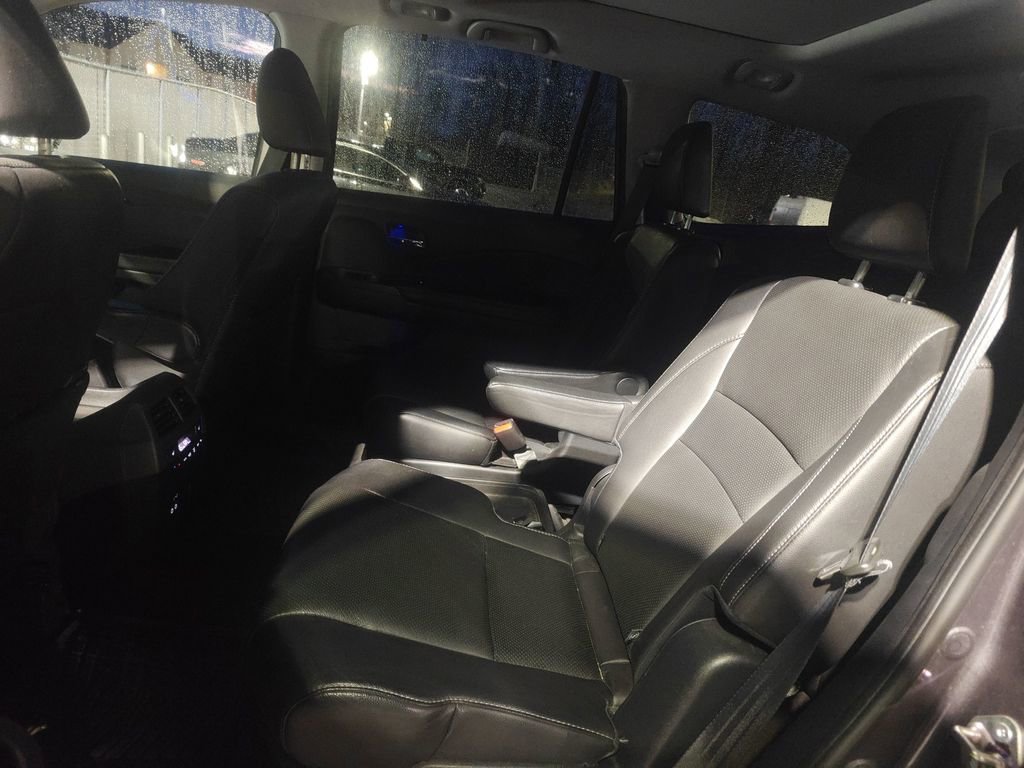 Used 2020 Honda Pilot Elite image 11