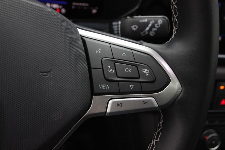 Used 2022 Volkswagen Taos SE w/ Panoramic Sunroof Package AWD/4WD image 18