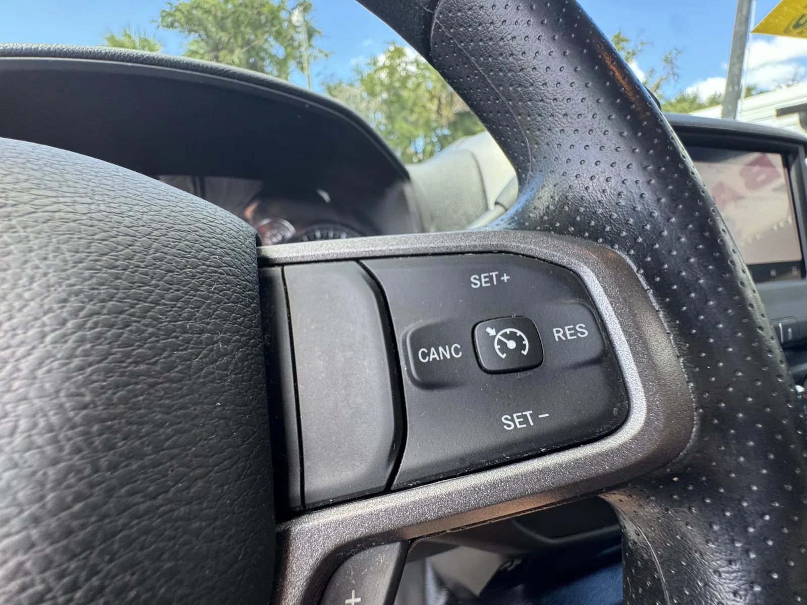 Used 2024 RAM 5500 Tradesman w/ Chrome Appearance Group AWD/4WD image 29