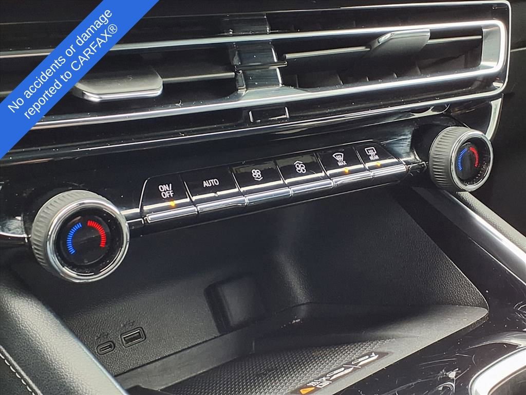 Used 2025 Chevrolet Traverse LT image 29