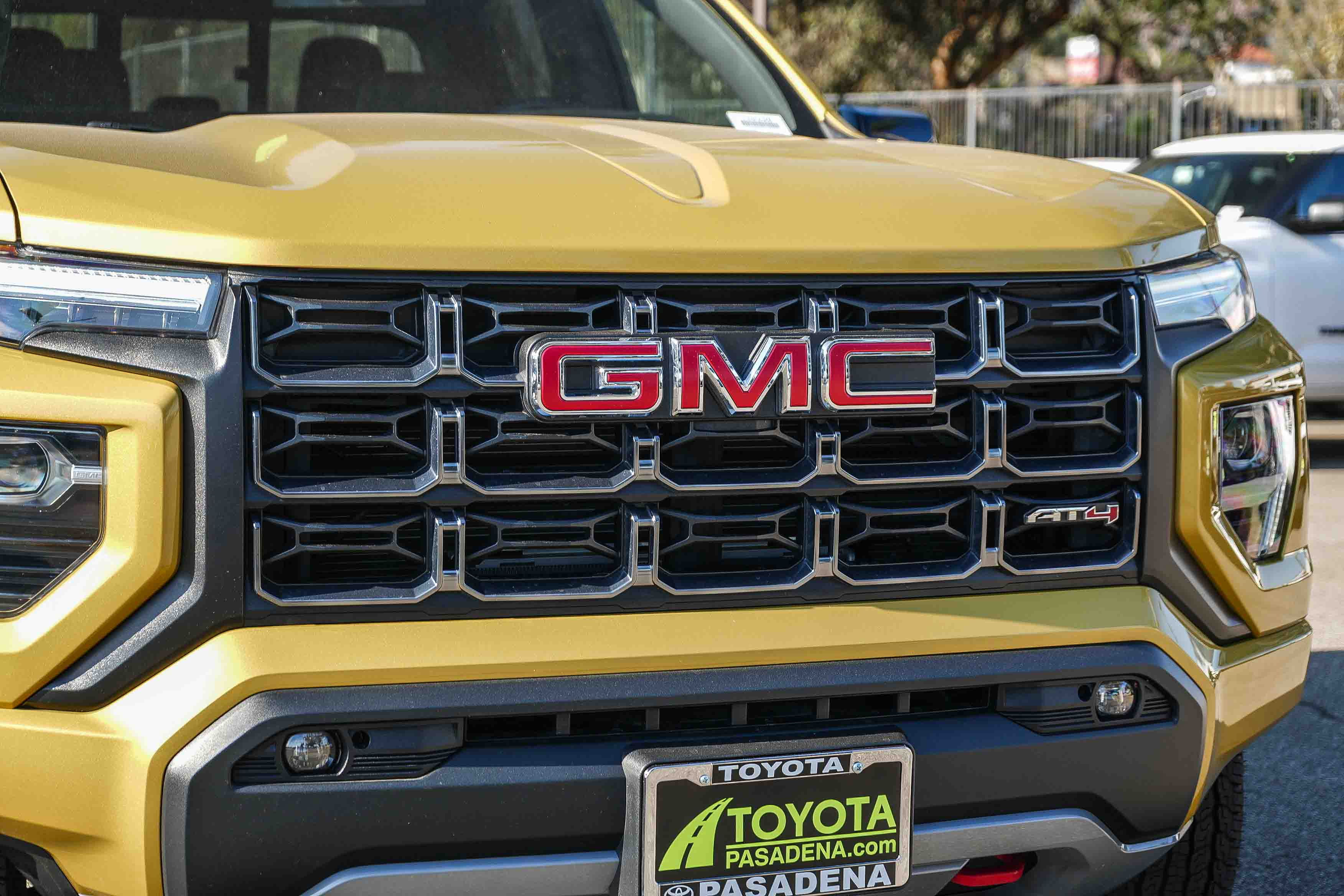 Used 2023 GMC Canyon AT4 w/ AT4 Premium Package AWD/4WD image 5