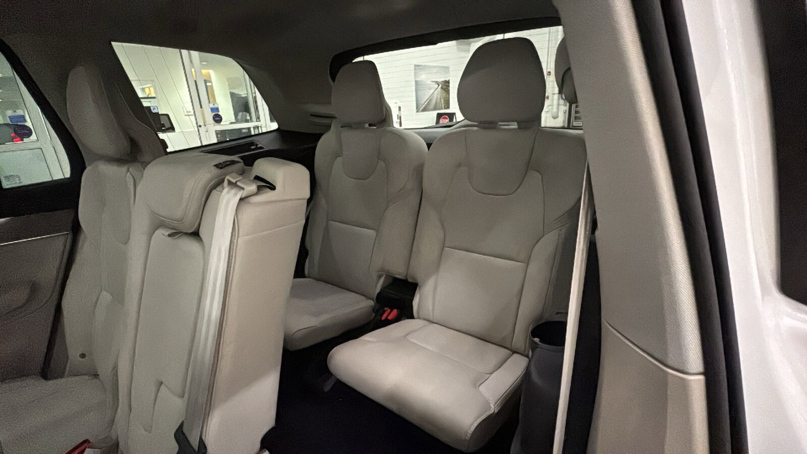 New 2026 Volvo XC90 B6 Ultra w/ Protection Package image 29
