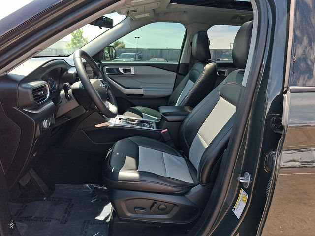 Certified 2022 Ford Explorer XLT w/ Equipment Group 202A AWD/4WD image 12