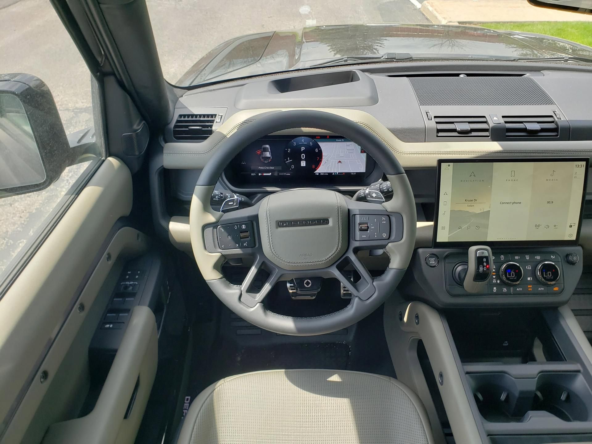 New 2026 Land Rover Defender 110 AWD/4WD image 14