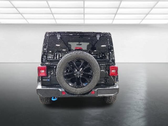 Used 2023 Jeep Wrangler Unlimited Sahara w/ Cold Weather Group AWD/4WD image 6