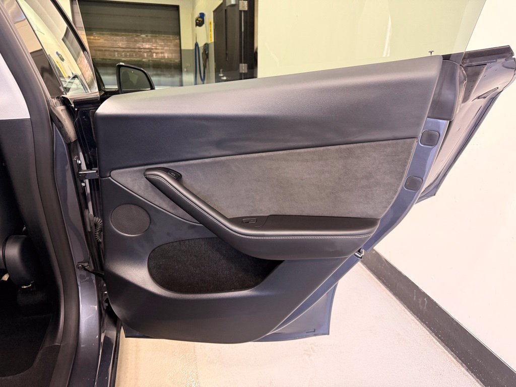 Used 2023 Tesla Model Y Long Range AWD/4WD image 22