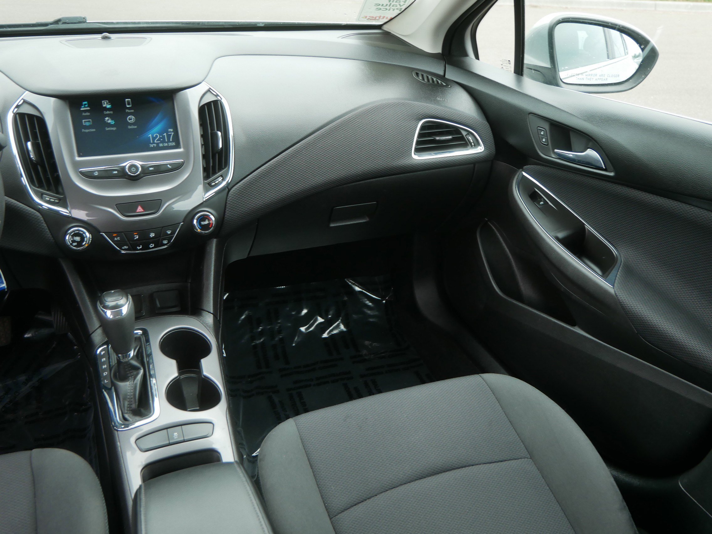 Used 2017 Chevrolet Cruze LT FWD image 11
