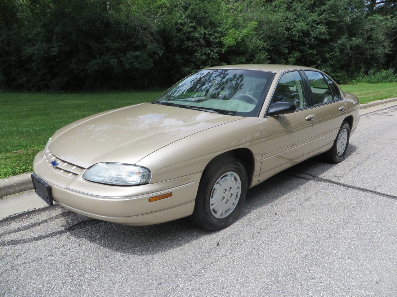 Used 1999 Chevrolet Lumina w/ Preferred Equipment Group 1 image 1