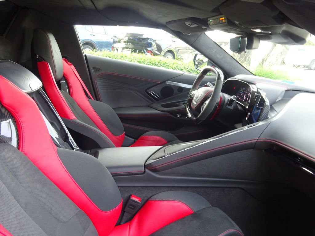 Used 2024 Chevrolet Corvette Z06 RWD image 18