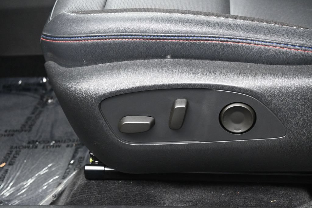 Used 2024 Chevrolet Equinox EV RS FWD image 12
