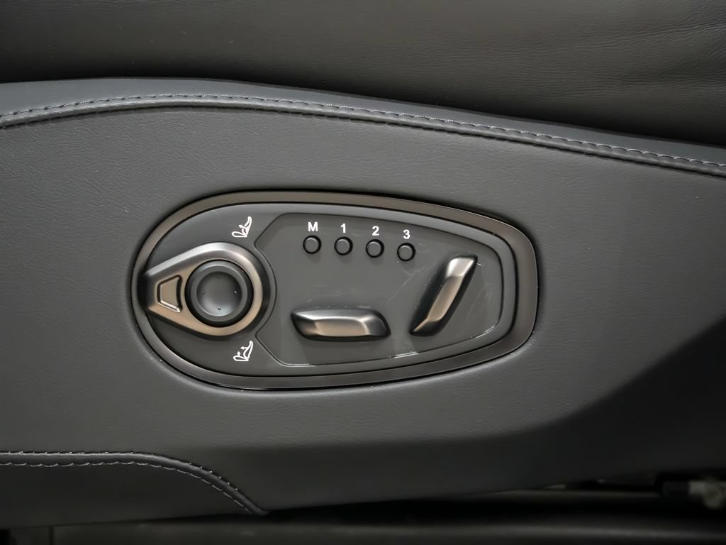 Used 2025 Aston Martin DBX 707 AWD/4WD image 24