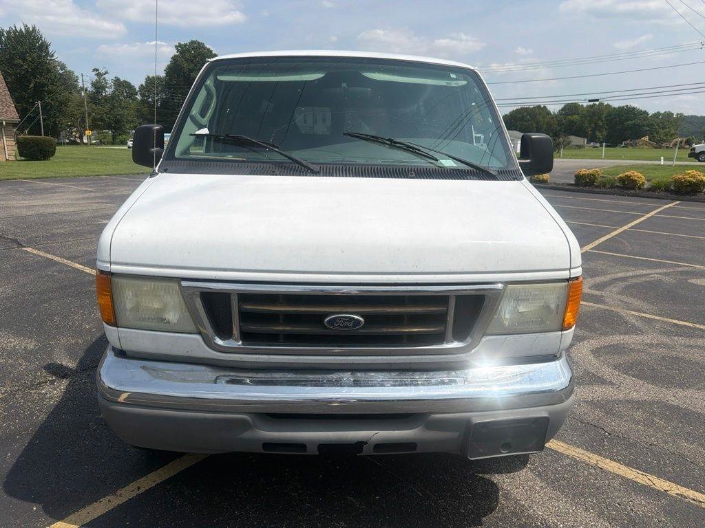 Used 2005 Ford E-350 and Econoline 350 XLT RWD image 8