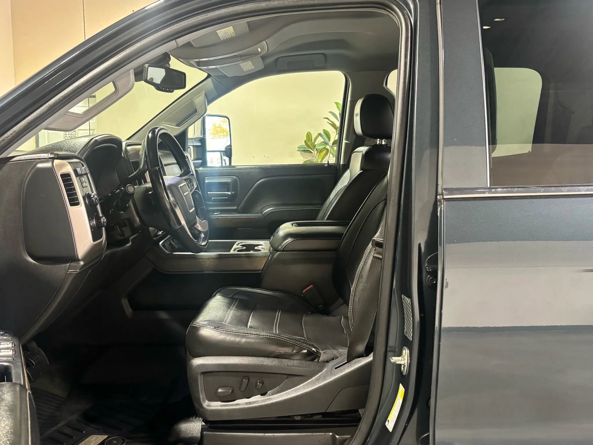 Used 2018 GMC Sierra 3500 Denali w/ Duramax Plus Package AWD/4WD image 12