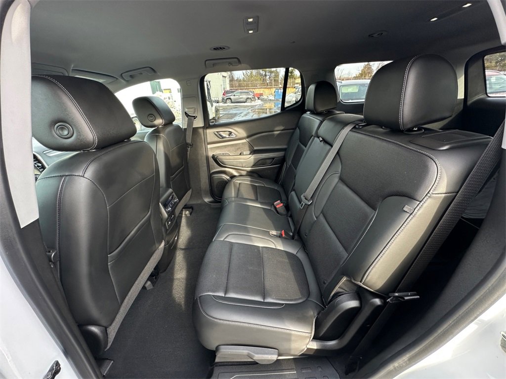 Used 2022 GMC Acadia SLT w/ LPO, Floor Liner Package image 22