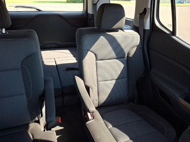 Used 2023 GMC Acadia SLE w/ Driver Convenience Package FWD image 14