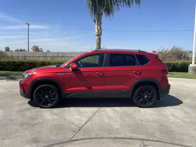 Used 2022 Volkswagen Taos SE FWD image 5