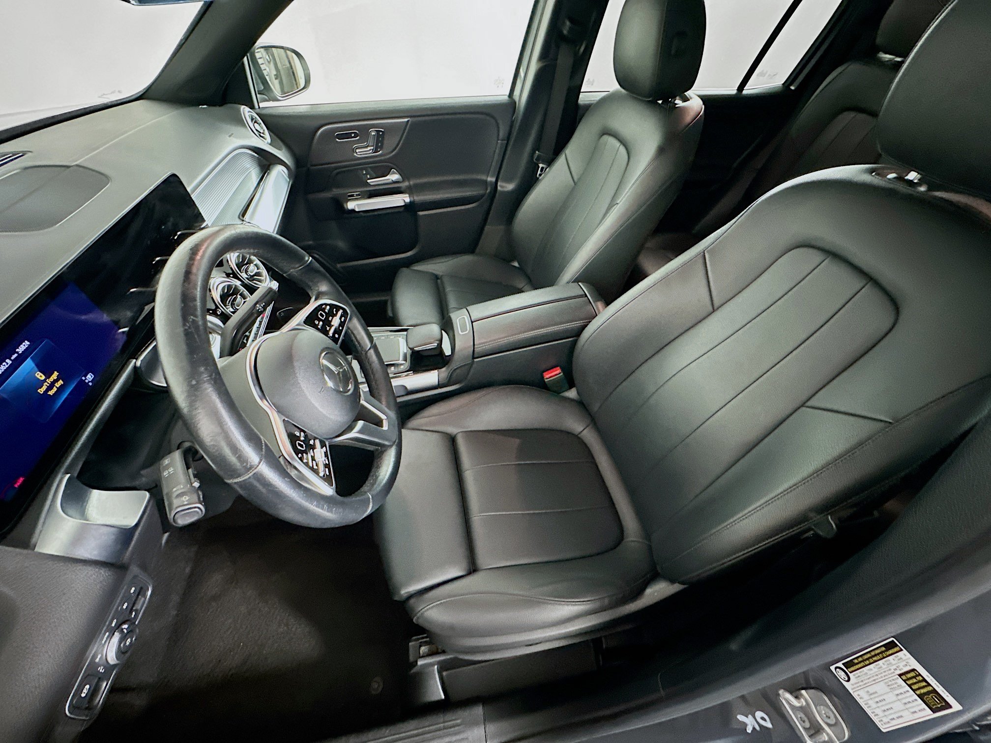 Used 2023 Mercedes-Benz GLB 250 4MATIC image 13