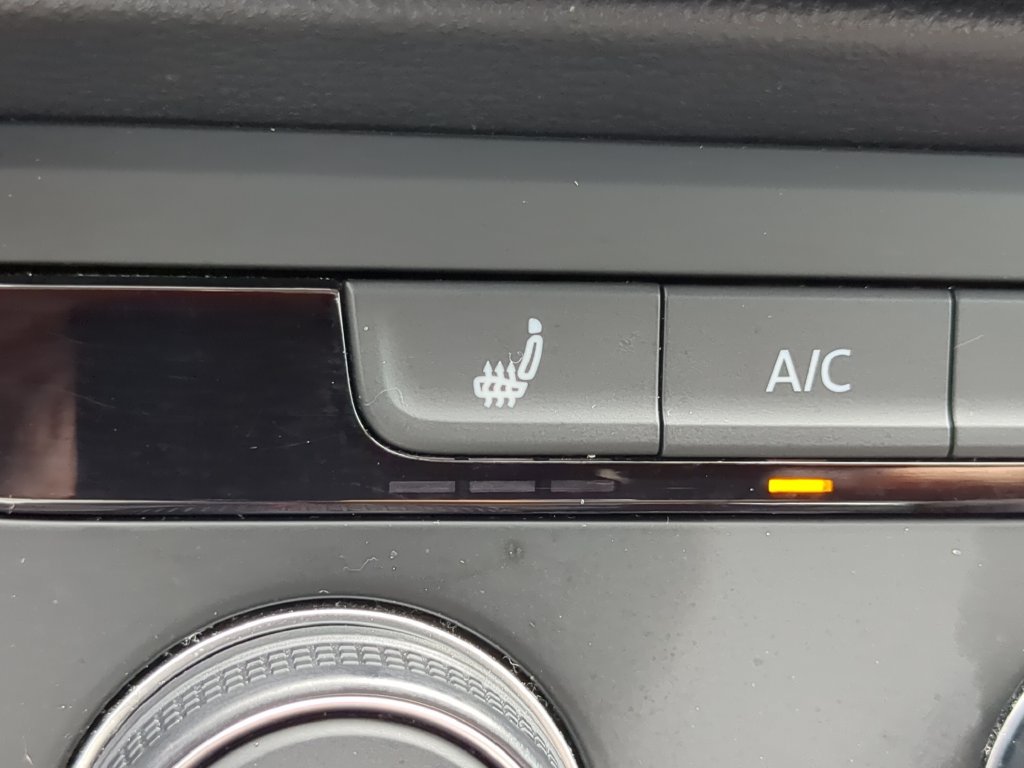 Certified 2022 Volkswagen Taos SE FWD image 23