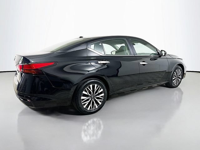 Used 2024 Nissan Altima 2.5 SV FWD image 7
