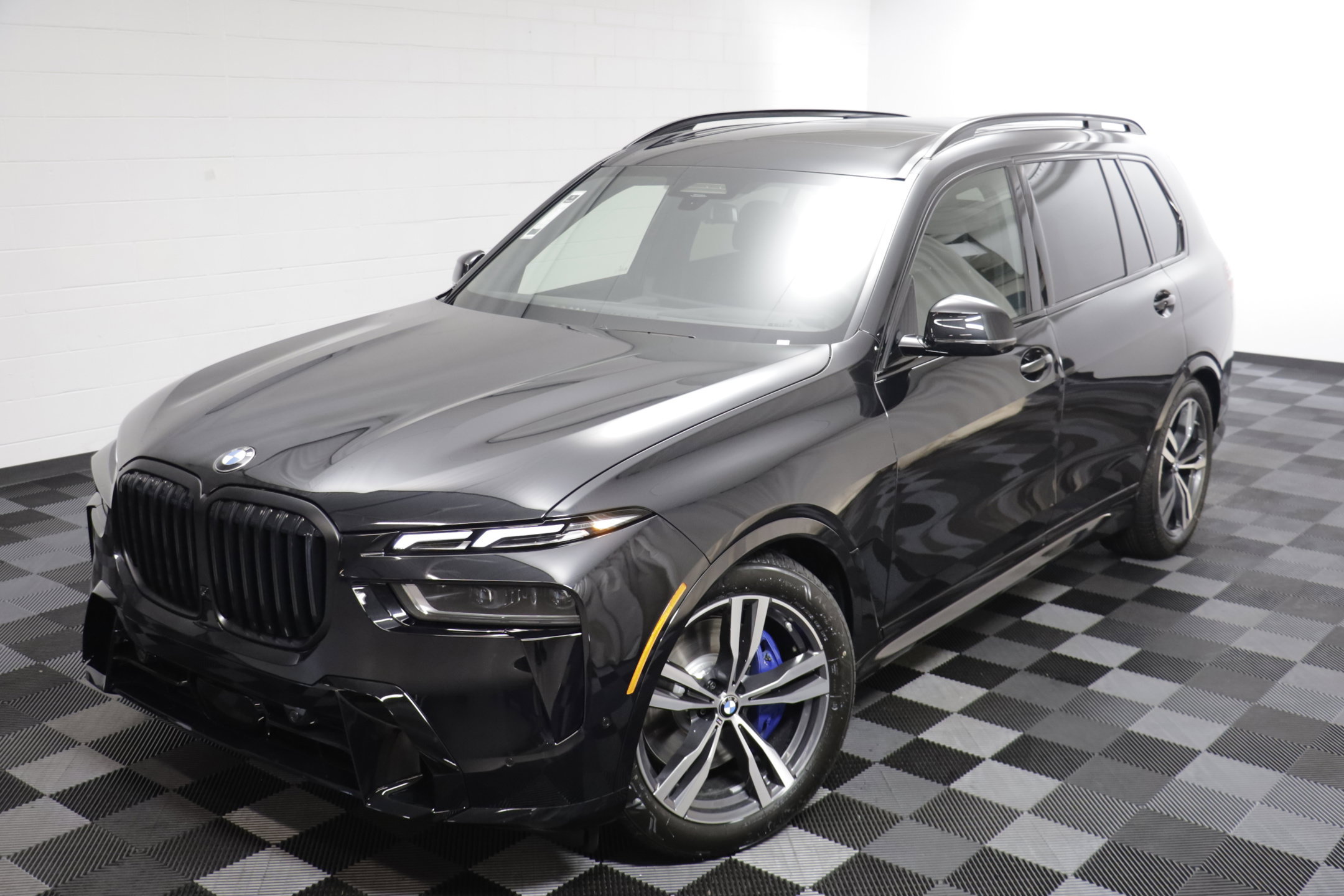 New 2027 BMW X7 xDrive40i w/ M Sport Package AWD/4WD image 2