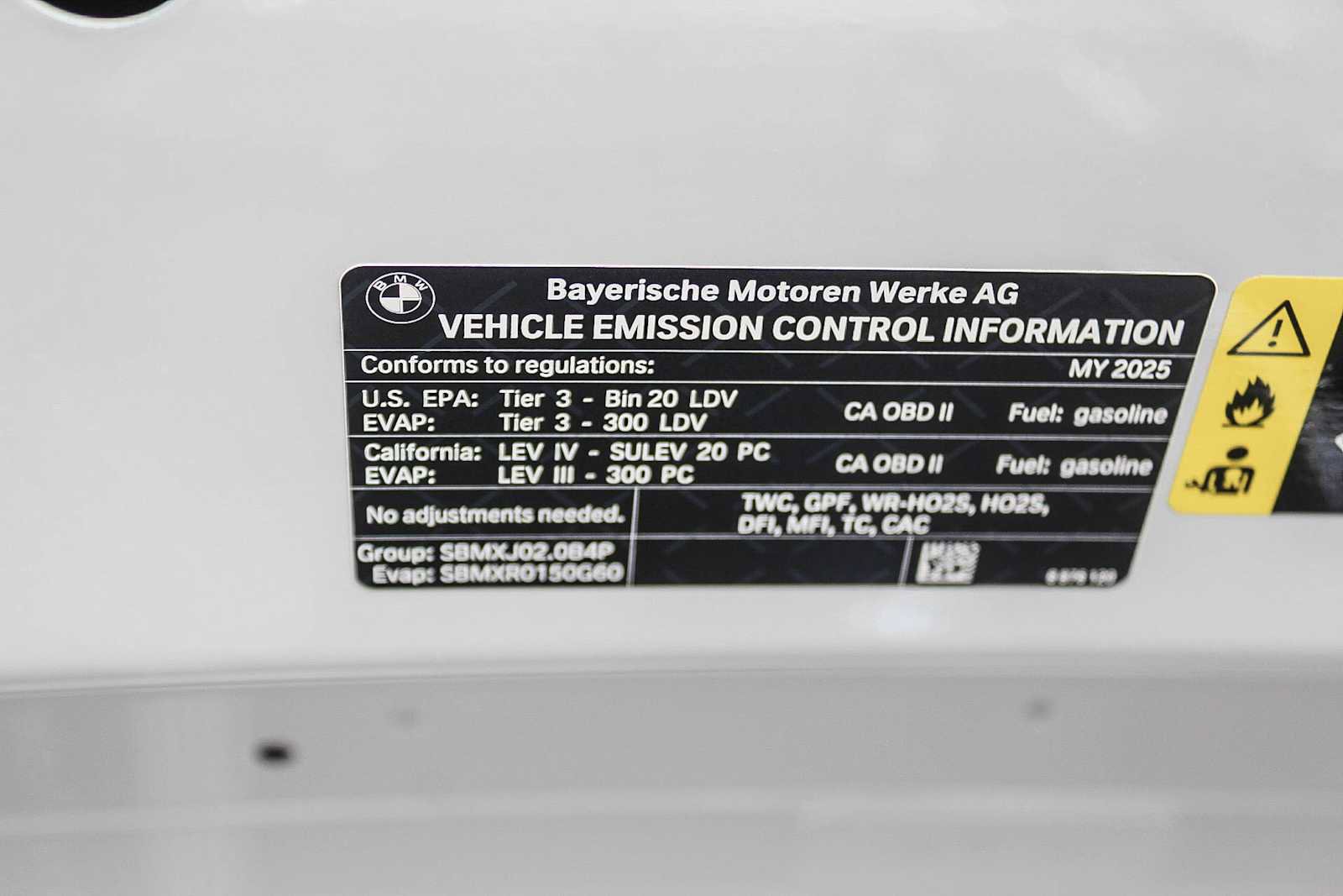 Used 2025 BMW 330i Sedan w/ Premium Package image 39