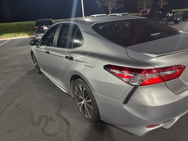 Used 2018 Toyota Camry SE image 6