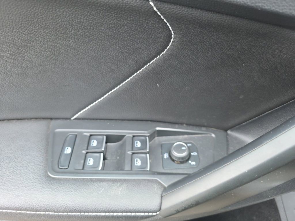 Used 2024 Volkswagen Tiguan SE R-Line image 13