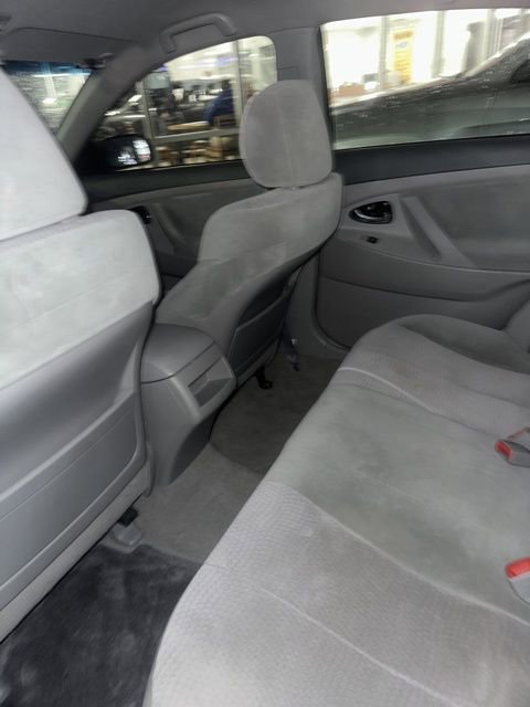 Used 2010 Toyota Camry LE image 23