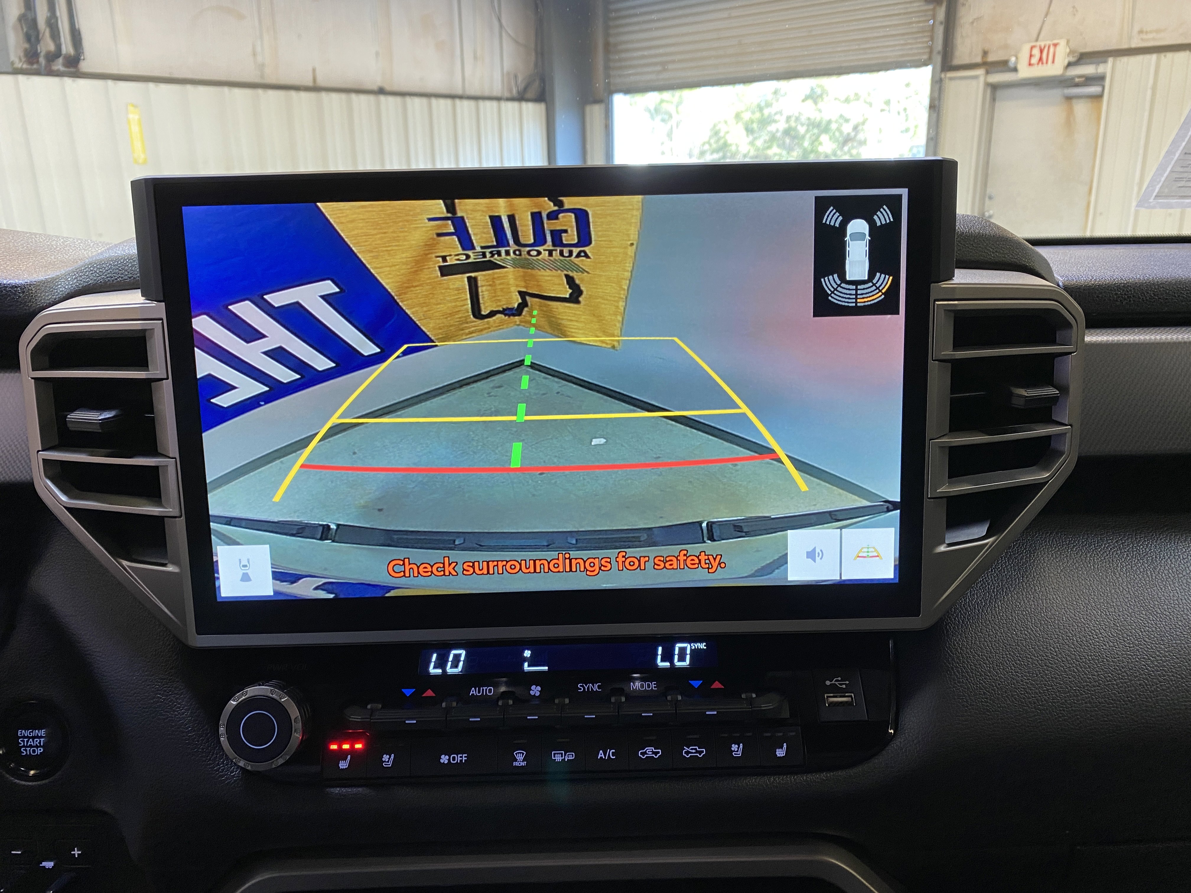 Used 2025 Toyota Tundra Limited w/ Power Package image 43