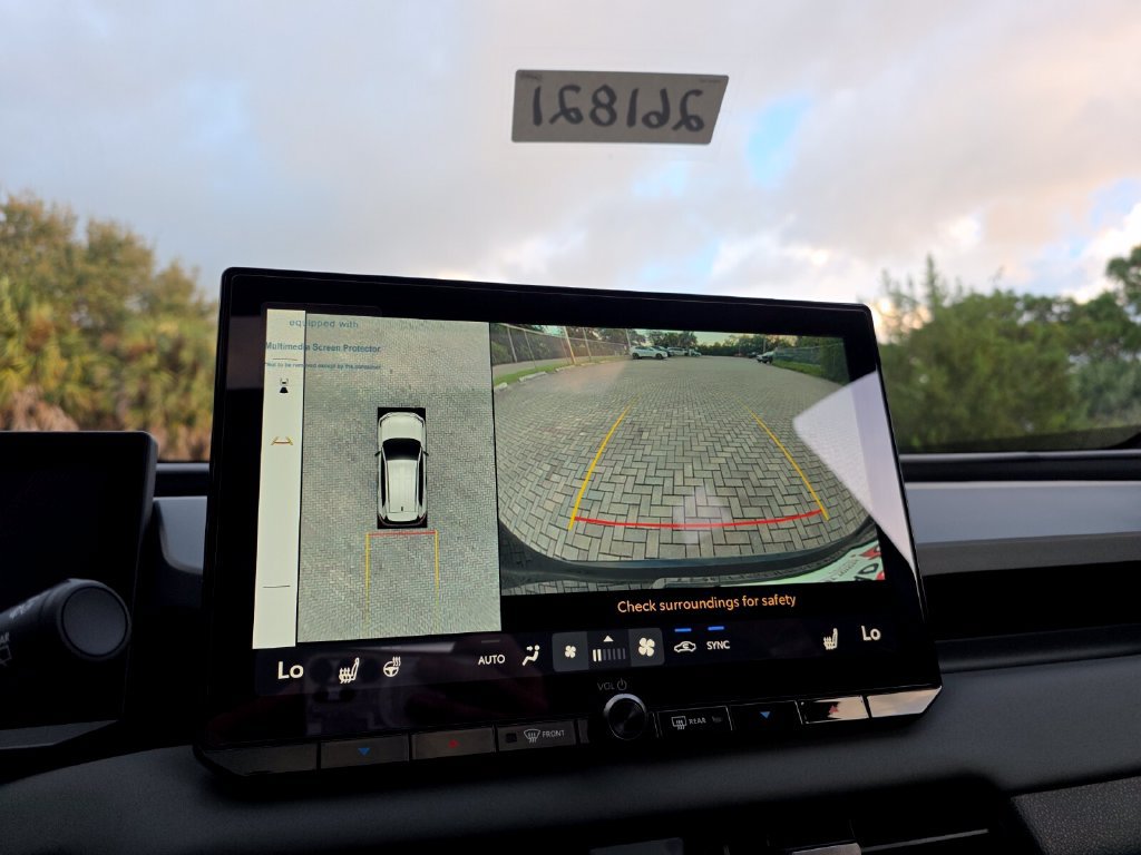 New 2026 Toyota RAV4 XSE AWD/4WD image 32