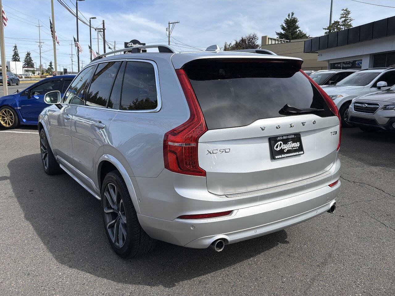 Used 2018 Volvo XC90 T5 Momentum w/ Convenience Package AWD/4WD image 4
