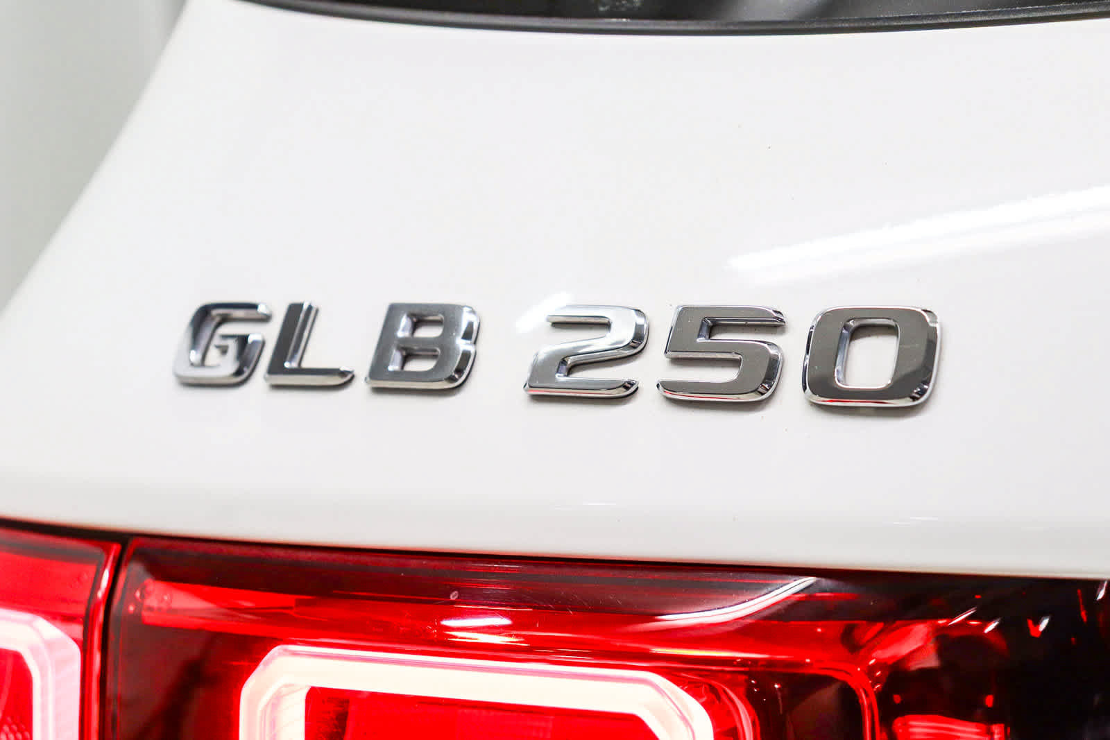 Used 2023 Mercedes-Benz GLB 250 image 13