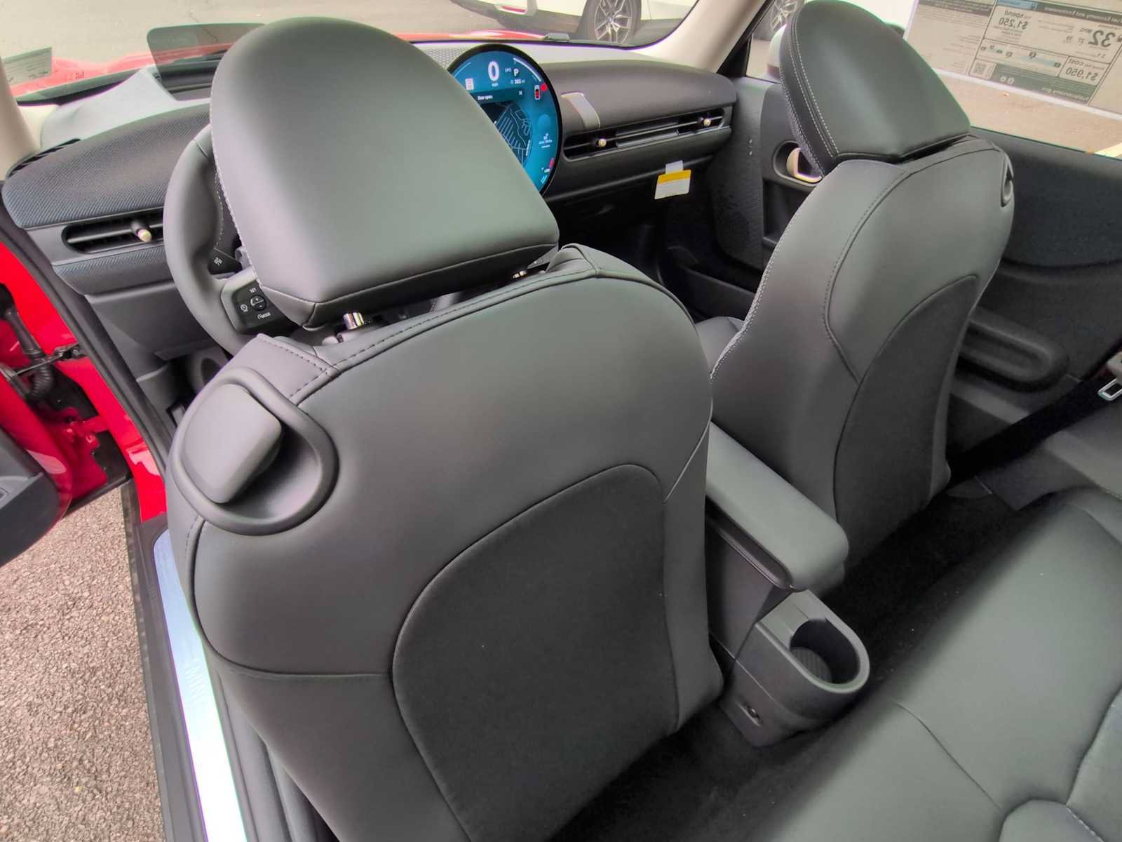 Used 2026 MINI Cooper 2-Door Hardtop FWD image 19