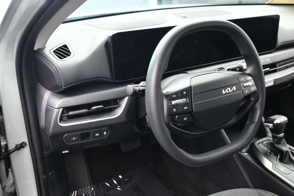 Used 2025 Kia K4 FWD image 14