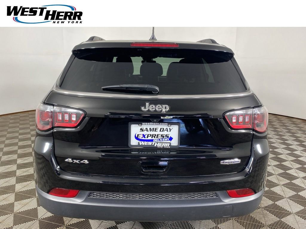 Used 2023 Jeep Compass Latitude w/ Convenience Group AWD/4WD image 18