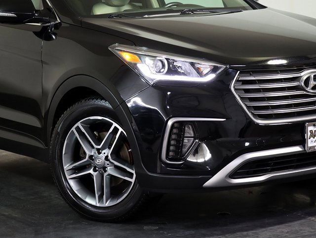 Used 2017 Hyundai Santa Fe SE Ultimate w/ Cargo Package image 8