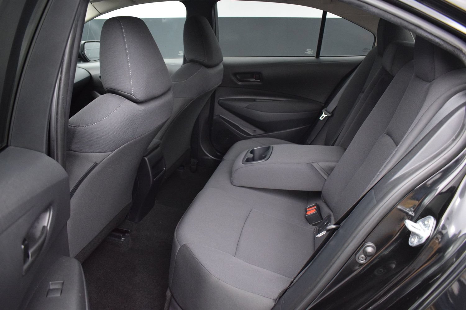 Used 2022 Toyota Corolla LE FWD image 12