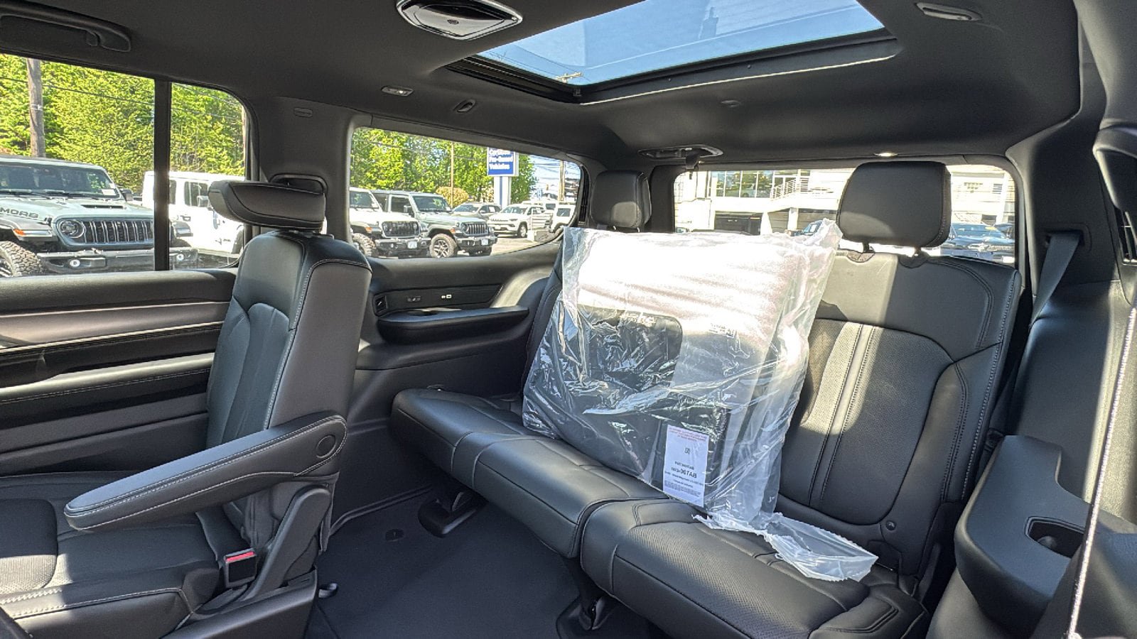 New 2026 Jeep Grand Wagoneer 4WD image 29