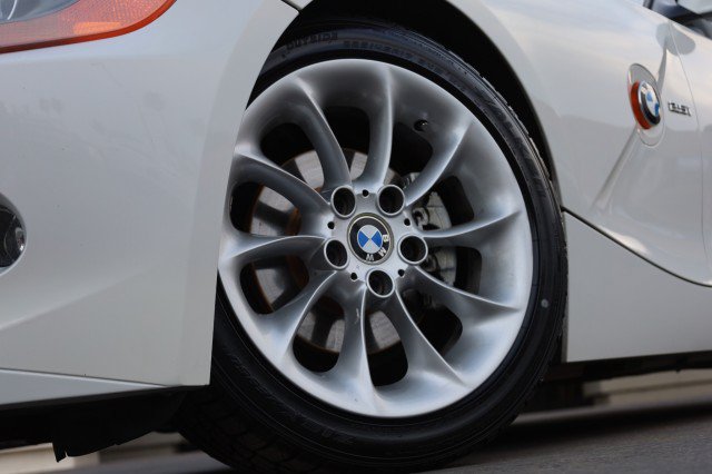 Used 2004 BMW Z4 2.5i RWD image 45