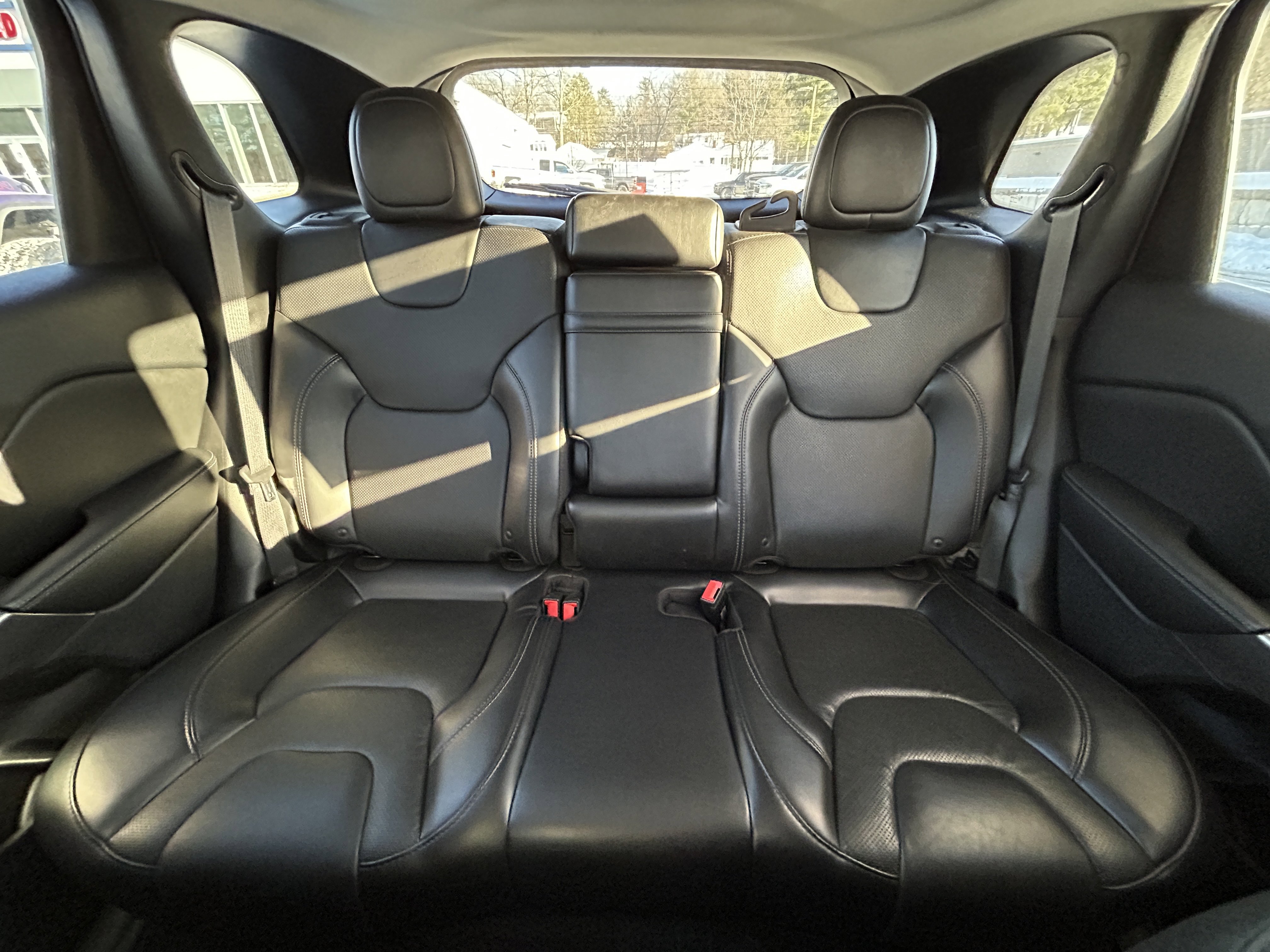 Used 2019 Jeep Cherokee Limited image 37