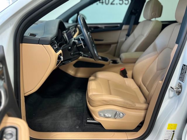 Used 2023 Porsche Macan Base image 22