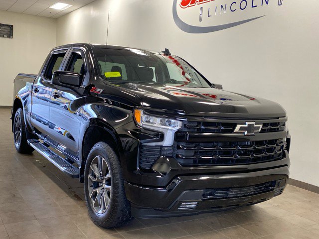 Used 2023 Chevrolet Silverado 1500 RST w/ Z71 Off-Road Package image 2